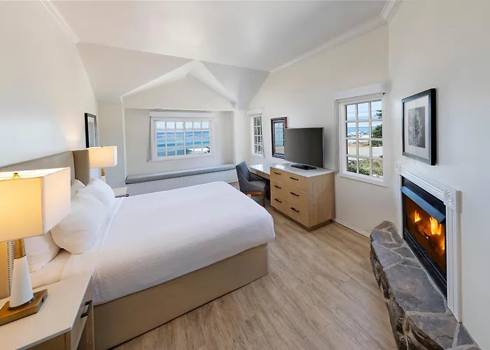 Pelican Inn & Suites